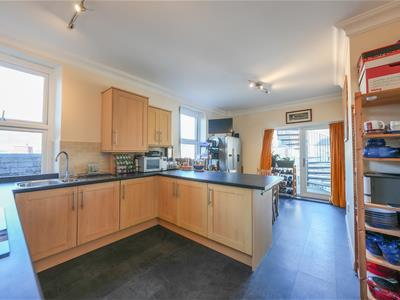 KITCHEN / DINING ROOM